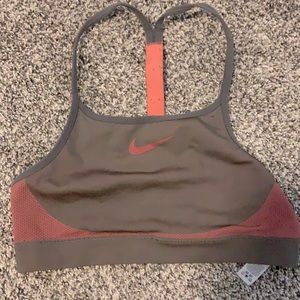 nike sportsbra